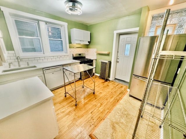4124 W BARRY Avenue, Chicago, IL 60641