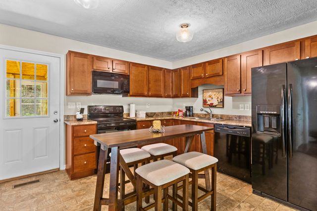 460 Pleasant Valley Road, Morehead, KY 40351