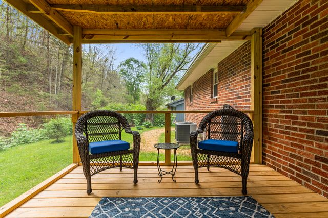 460 Pleasant Valley Road, Morehead, KY 40351