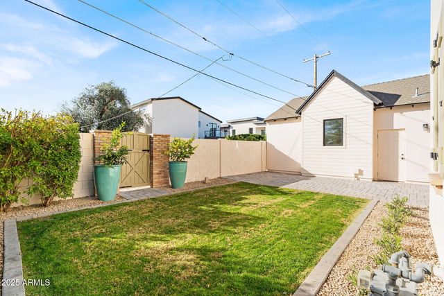 4901 E AMELIA Avenue, Phoenix, AZ 85018