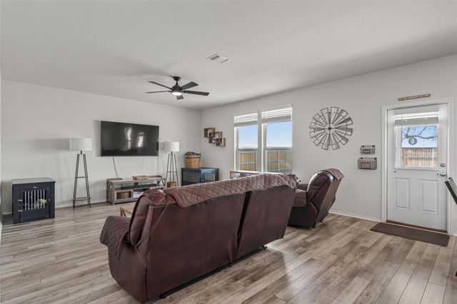 137 Janice RD, Taylor, TX 76574