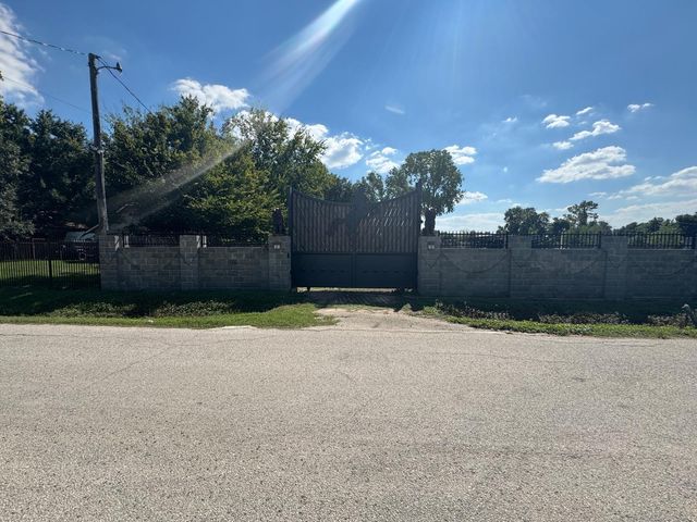 10123 Windsor Lane, Houston, TX 77031