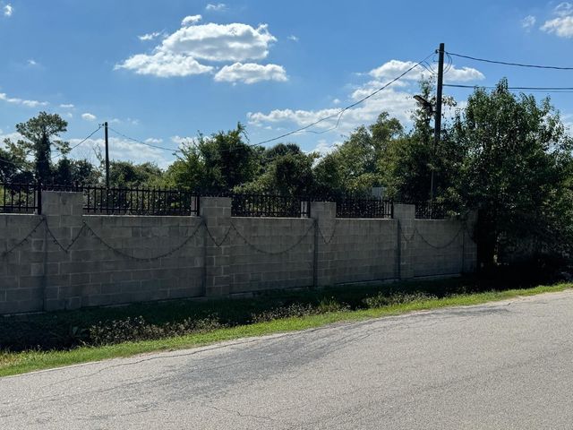10123 Windsor Lane, Houston, TX 77031