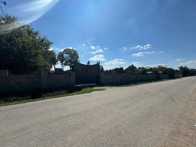 10123 Windsor Lane, Houston, TX 77031