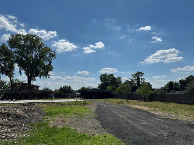 10123 Windsor Lane, Houston, TX 77031
