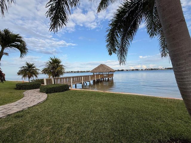 155 N Lakeshore Drive, Hypoluxo, FL 33462