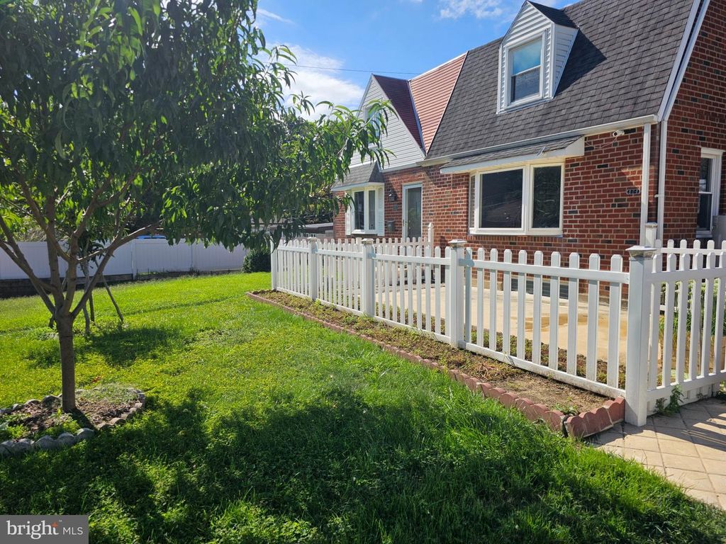 804 MARCHMAN RD, PHILADELPHIA, PA 19115 — exterior