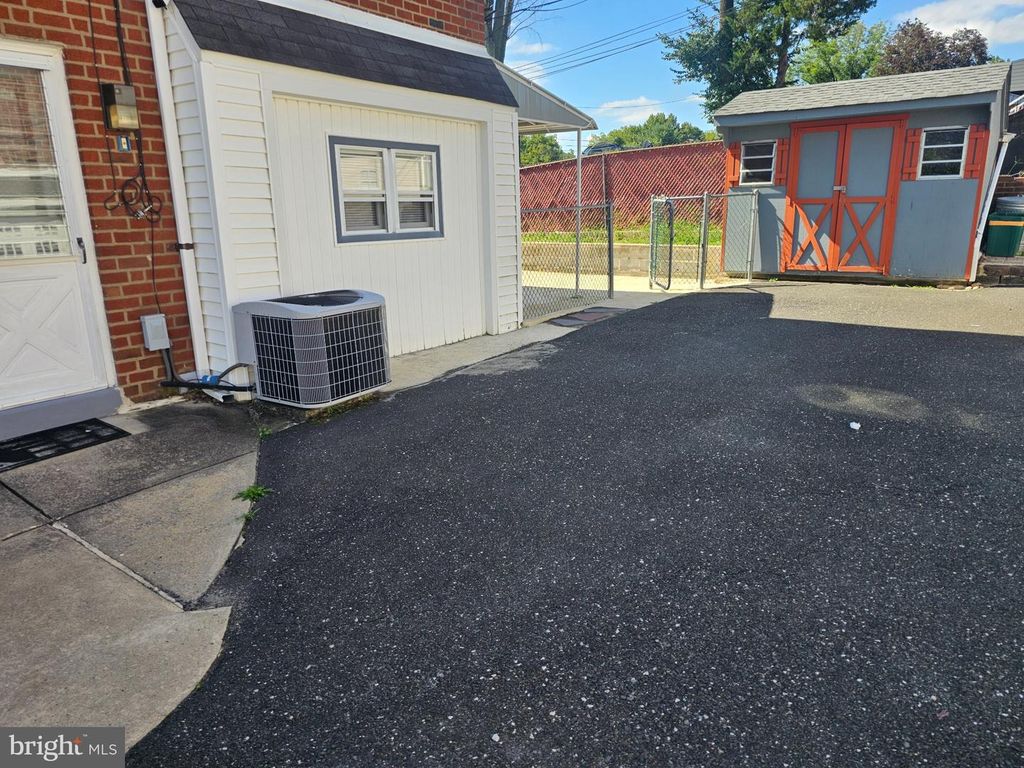 804 MARCHMAN RD, PHILADELPHIA, PA 19115 — photo 2