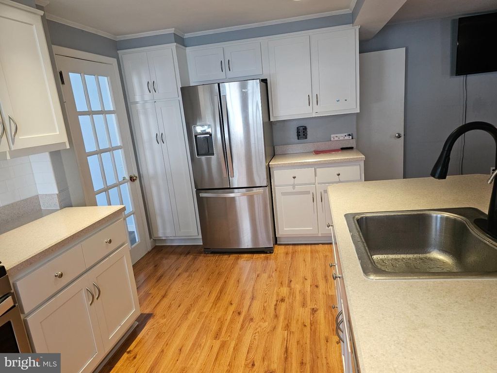 804 MARCHMAN RD, PHILADELPHIA, PA 19115 — photo 4