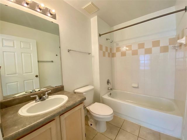 3364 WESTCHESTER SQUARE BOULEVARD 205, Orlando, FL 32835