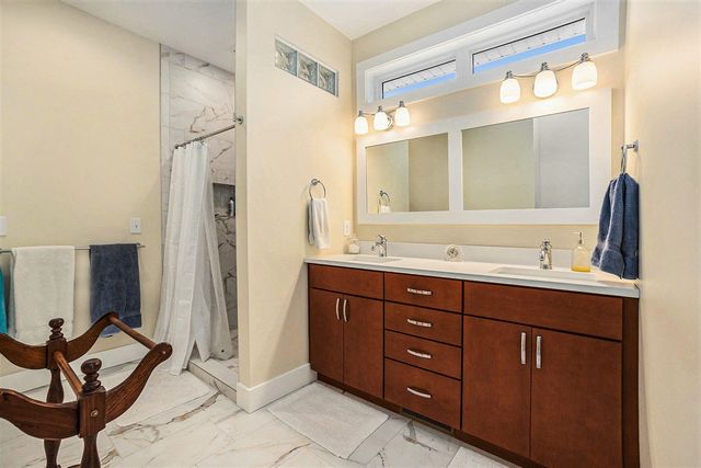 805 W Loomis Street, Ludington, MI 49431