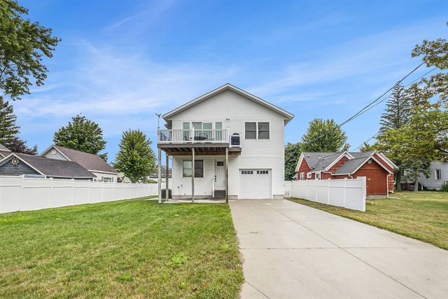 805 W Loomis Street, Ludington, MI 49431