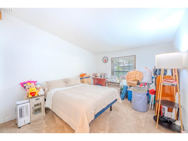 16688 HIGHWAY 99E Ne 54, Woodburn, OR 97071