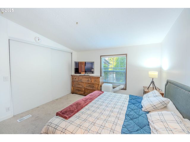 16688 HIGHWAY 99E Ne 54, Woodburn, OR 97071