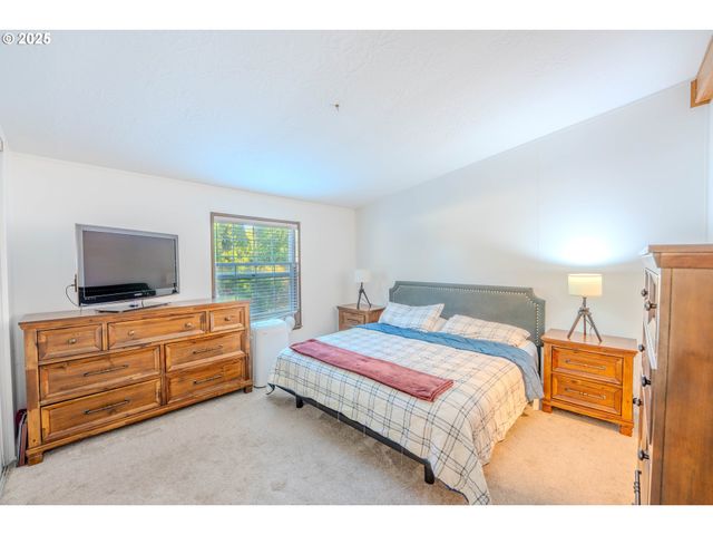 16688 HIGHWAY 99E Ne 54, Woodburn, OR 97071