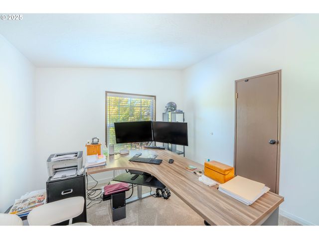 16688 HIGHWAY 99E Ne 54, Woodburn, OR 97071