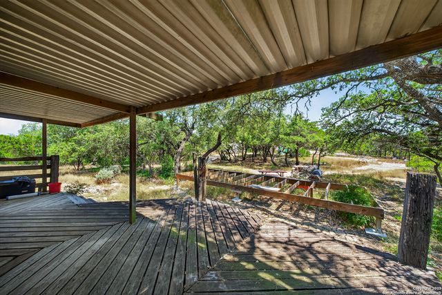455 OAK VIEW DR, Lakehills, TX 78063