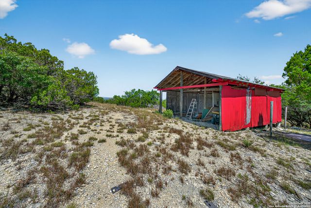 455 OAK VIEW DR, Lakehills, TX 78063