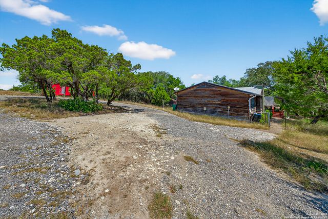 455 OAK VIEW DR, Lakehills, TX 78063