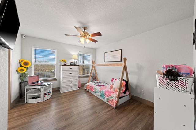 138 W Holly Hill Dr, Ingram, TX 78025