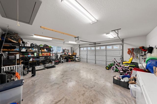 138 W Holly Hill Dr, Ingram, TX 78025