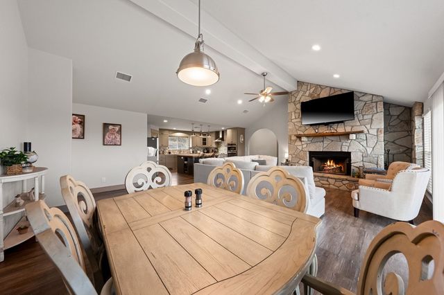 138 W Holly Hill Dr, Ingram, TX 78025