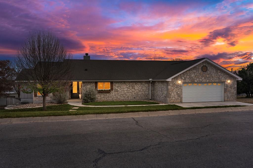 138 W Holly Hill Dr, Ingram, TX 78025