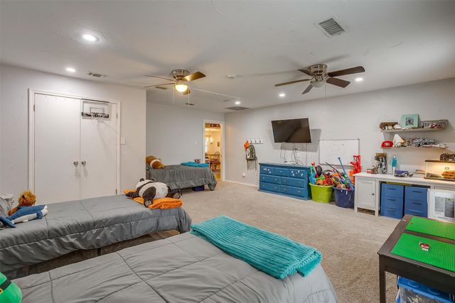 304 Comanche Walk, Joshua, TX 76058