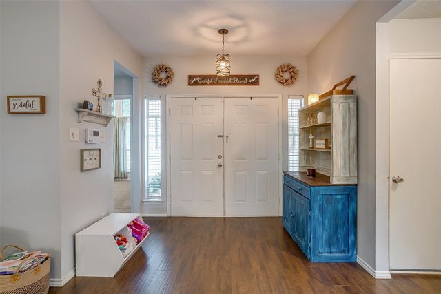 304 Comanche Walk, Joshua, TX 76058