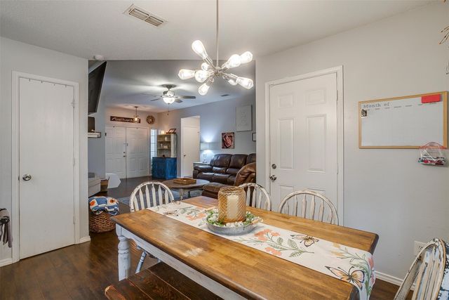 304 Comanche Walk, Joshua, TX 76058