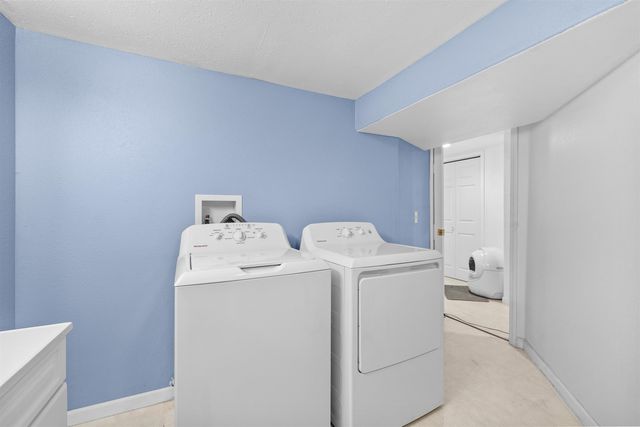 1313 S Main St, Minot, ND 58701