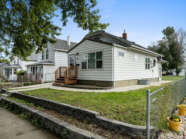 1313 S Main St, Minot, ND 58701