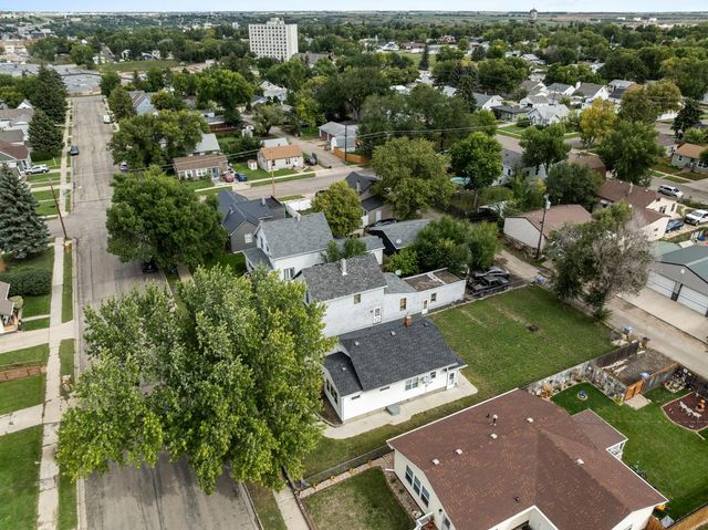 1313 S Main St, Minot, ND 58701