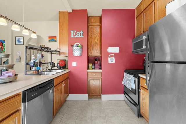 1313 S Main St, Minot, ND 58701