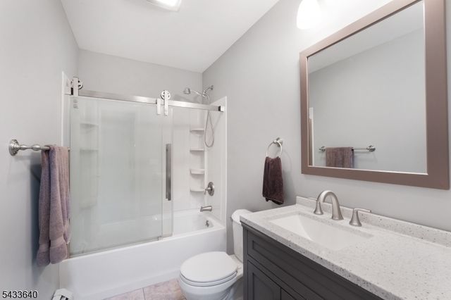 24 Toboggan Trl, Vernon Twp., NJ 07461