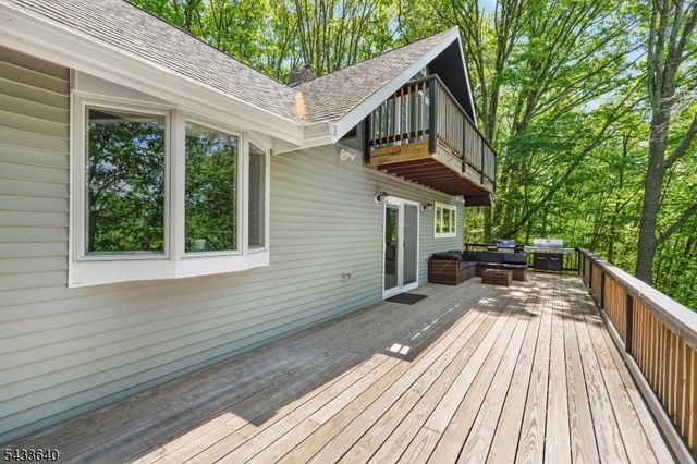 24 Toboggan Trl, Vernon Twp., NJ 07461