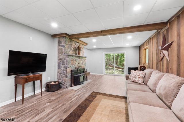 24 Toboggan Trl, Vernon Twp., NJ 07461