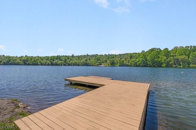 24 Toboggan Trl, Vernon Twp., NJ 07461