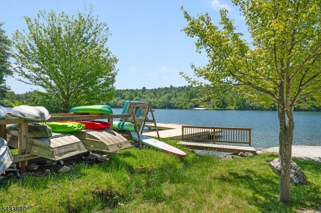 24 Toboggan Trl, Vernon Twp., NJ 07461