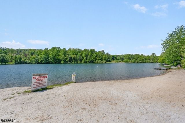24 Toboggan Trl, Vernon Twp., NJ 07461