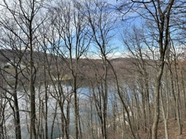 24 Toboggan Trl, Vernon Twp., NJ 07461