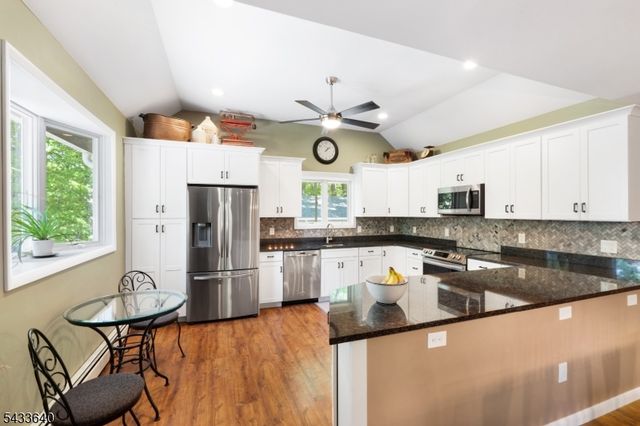 24 Toboggan Trl, Vernon Twp., NJ 07461