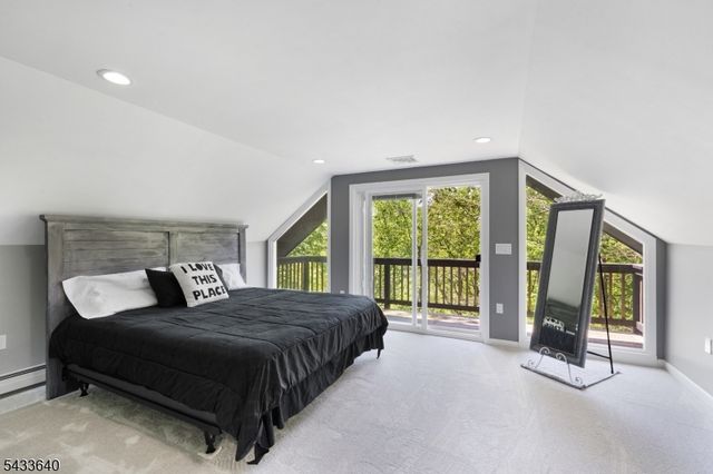 24 Toboggan Trl, Vernon Twp., NJ 07461