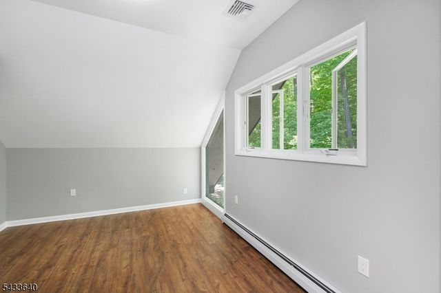 24 Toboggan Trl, Vernon Twp., NJ 07461