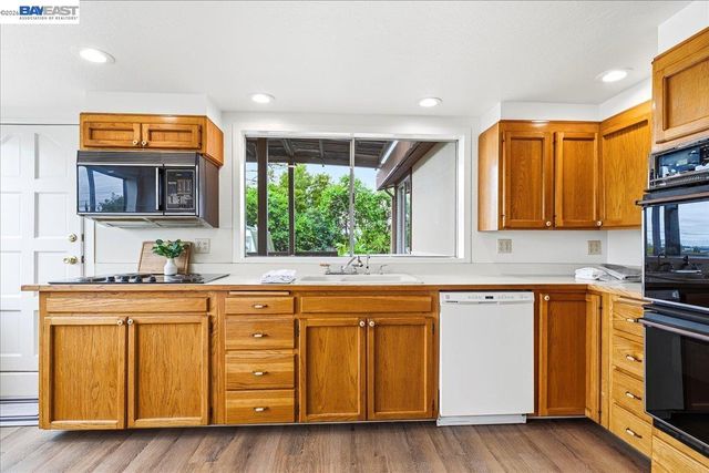 18425 Pepper St, Castro Valley, CA 94546