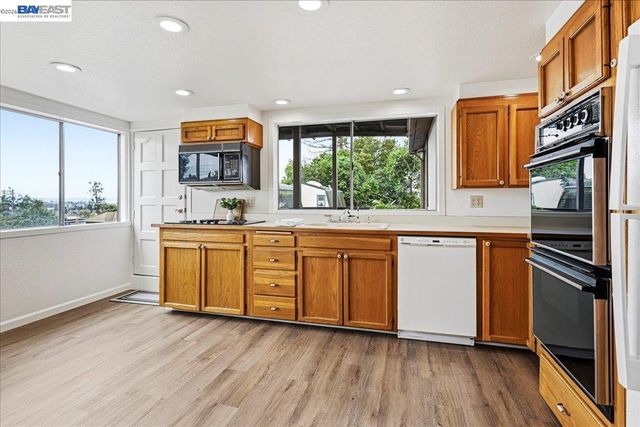 18425 Pepper St, Castro Valley, CA 94546