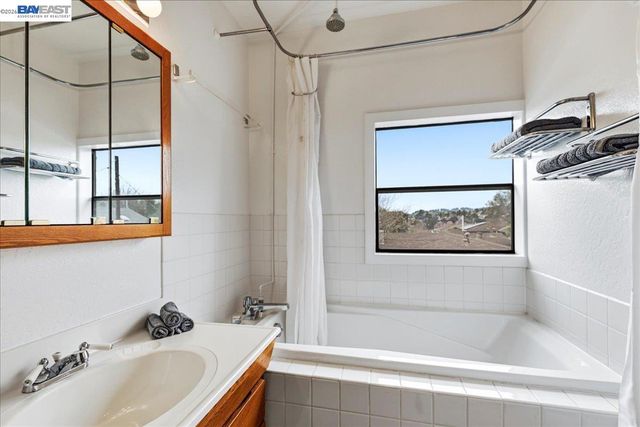 18425 Pepper St, Castro Valley, CA 94546