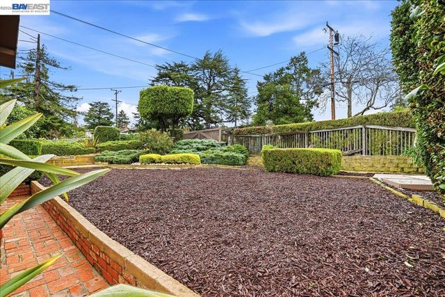 18425 Pepper St, Castro Valley, CA 94546