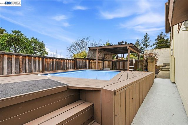 18425 Pepper St, Castro Valley, CA 94546