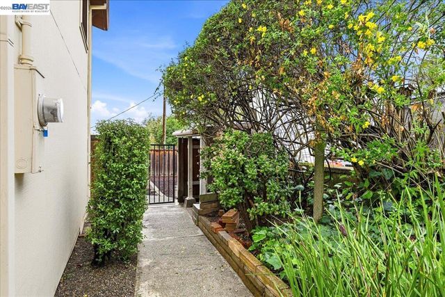 18425 Pepper St, Castro Valley, CA 94546